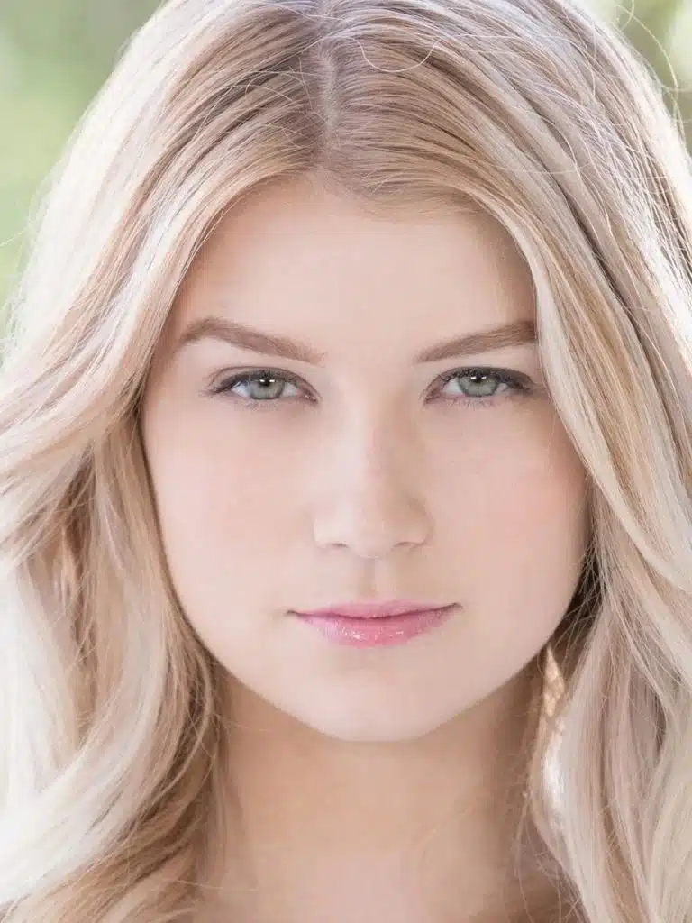 Arya Fae Biography: Wiki, Age, Career, Height, Weight, Boyfriend, Net Worth & More